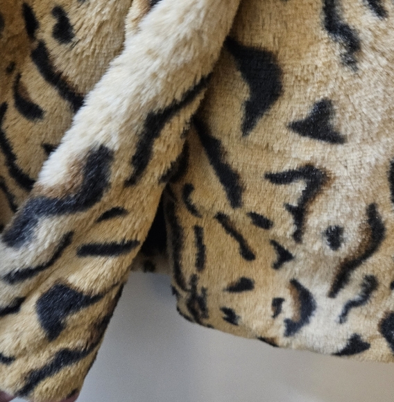 Love Token Leopard Print Faux Fur Coat - Picture 10 of 14